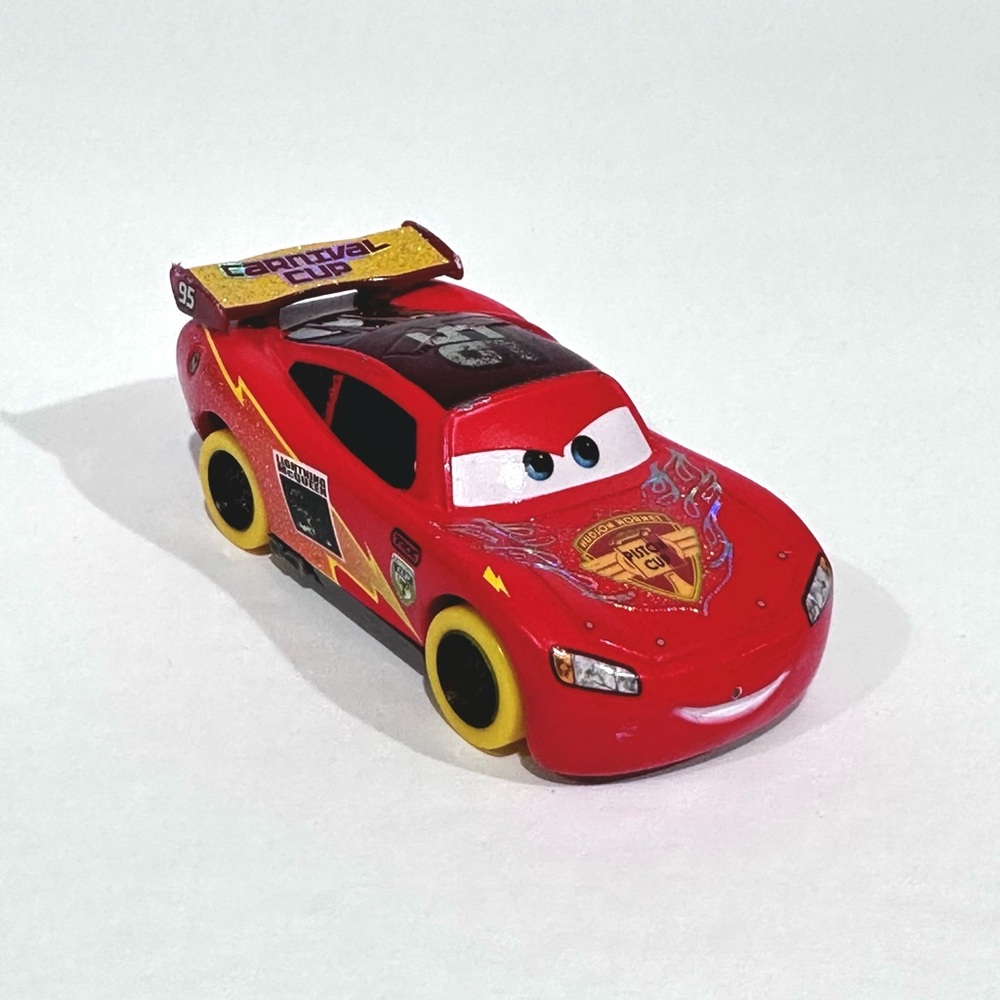Disney Cars Carnival Cup Lightning McQueen Die-cast